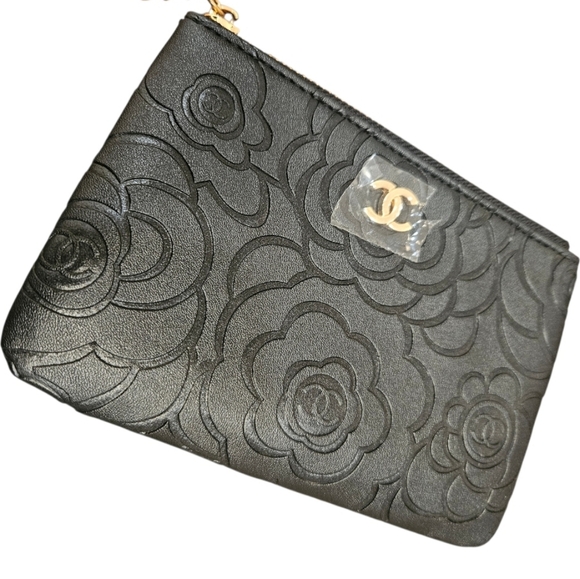 Black PVC Embossed Floral Zipper Pouch + Bag - Picture 3 of 12